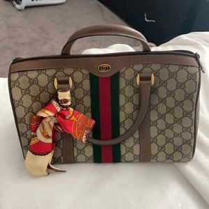 AUTHENTIC GUCCI BOSTON